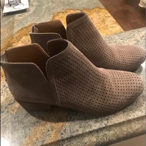 Susina Bootie Size 10